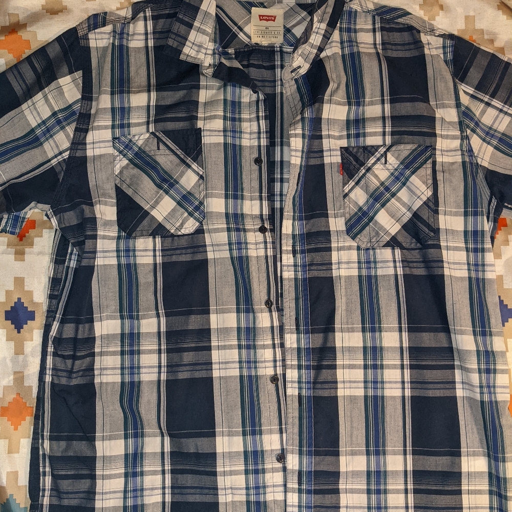 Levi's button up shirt sleeve plaid